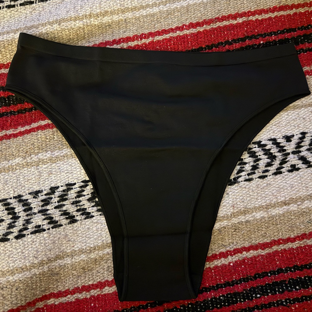 NWT/ Victoria's Secret Black Brazilian Bikini Bottom